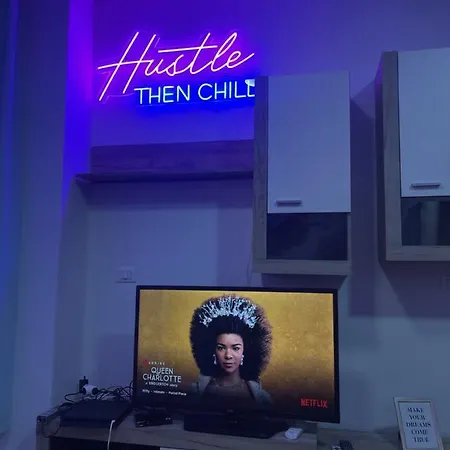 Stylish With Ps4 At Kika2 * Tirana